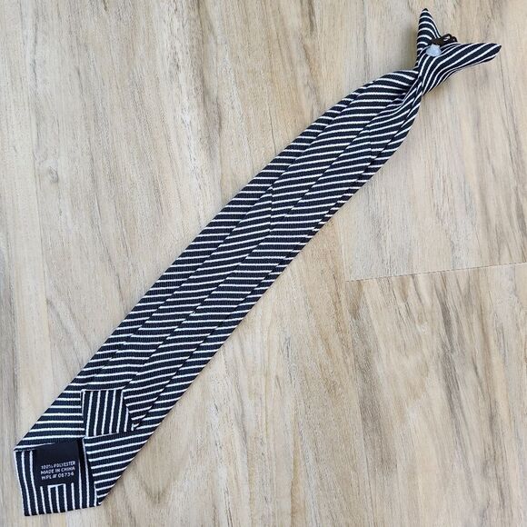 💜Black Striped Pre-Tied Clip-on Tie Youth Large 12/14 - Picture 3 of 8